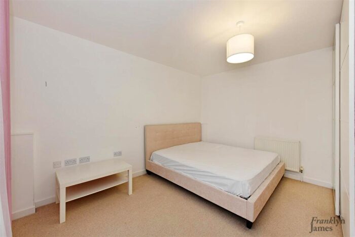 1 Bedroom Apartment To Rent In Len Bishop Court, Wapping, E1W