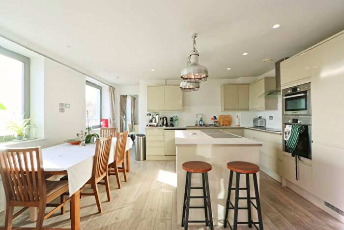3 Bedroom Flat To Rent In Southey House, Wine Street, Bristol, BS1