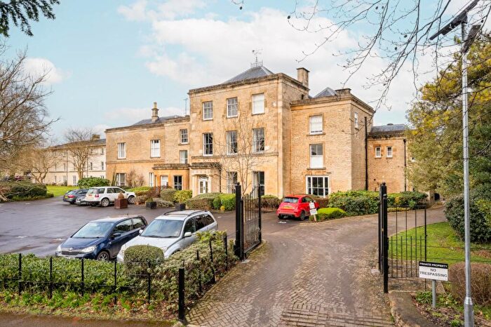 3 Bedroom Apartment For Sale In Chesterton Lane, Cirencester, Gloucestershire, GL7