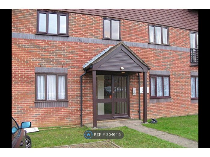 1 Bedroom Flat To Rent In Woodfall Drive, Crayford, DA1