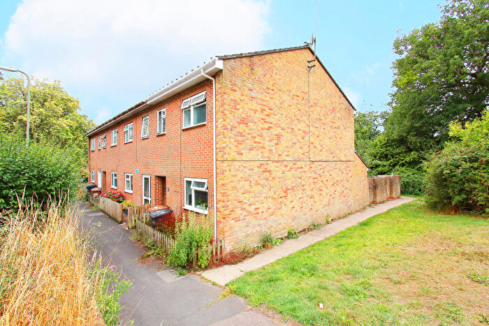 3 Bedroom End Of Terrace House For Sale In Launcelot Close, Andover, SP10