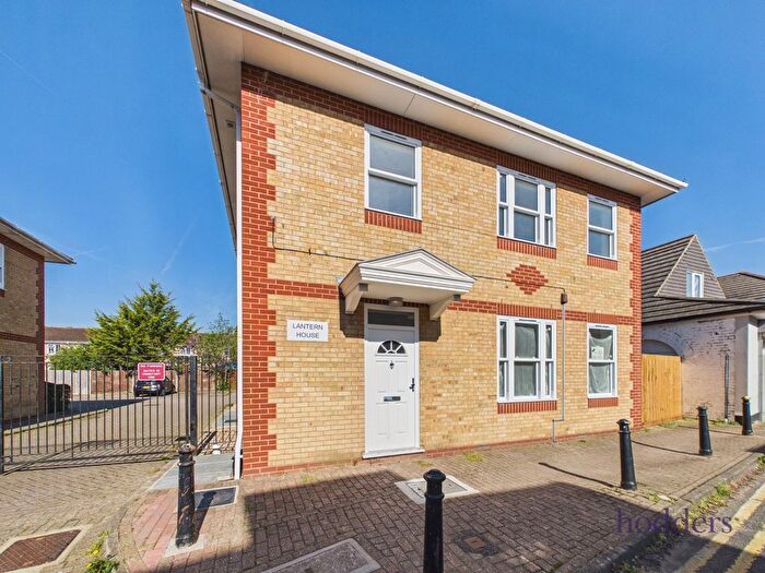 Studio For Sale In Gogmore Lane, Chertsey, Surrey, KT16