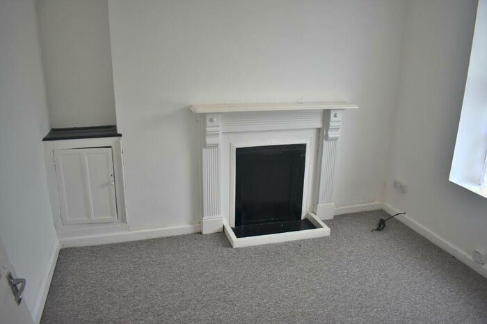 3 Bedroom House To Rent In Milford Haven, SA73