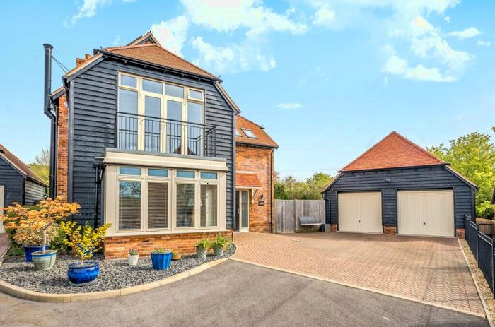 4 Bedroom Detached House For Sale In Colebrook Field, Ropley, Alresford, Hampshire, SO24
