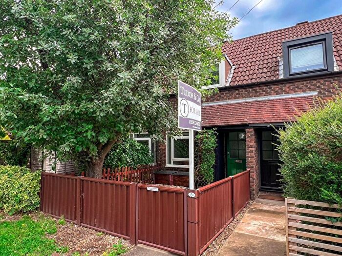 1 Bedroom Terraced House For Sale In Grange Road, West Molesey, KT8