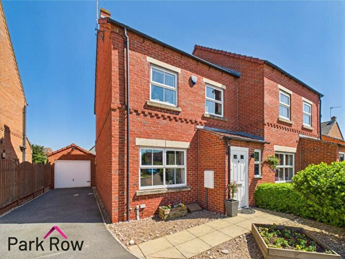 4 Bedroom Semi-Detached House For Sale In Pasture Fold, Sherburn In Elmet, Leeds, LS25