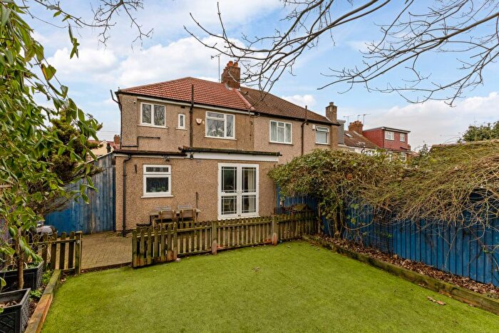 1 Bedroom Maisonette For Sale In Belmont Road, Harrow, HA3