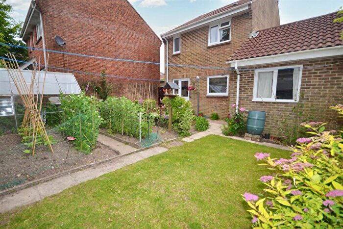 3 Bedroom Detached House For Sale In Highgrove Close, Dorchester, DT1