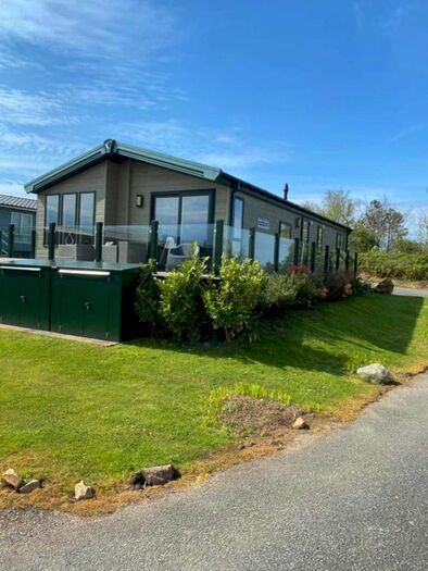 3 Bedroom Lodge For Sale In Chwilog, Pwllheli, LL53