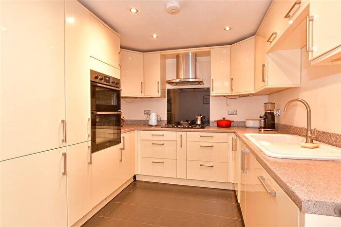 3 Bedroom End Of Terrace House For Sale In Gordon Terrace, Rochester, Kent, ME1