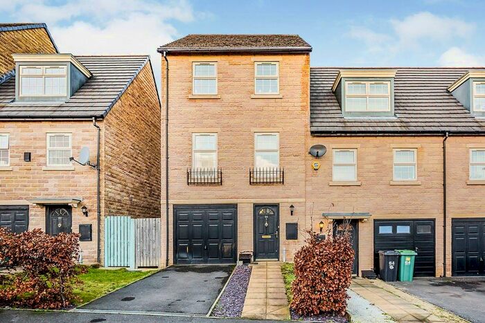 4 Bedroom End Of Terrace House To Rent In Marlington Drive, Huddersfield, West Yorkshire, HD2