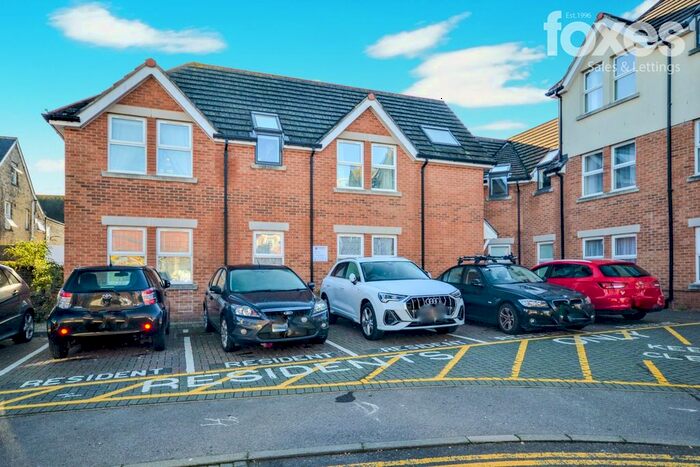 2 Bedroom Flat To Rent In Tregonwell Close, Bournemouth, Dorset, BH2