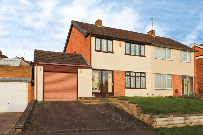 3 Bedroom Semi Detached House For Sale In Kendlewood Road, Kidderminster, DY10