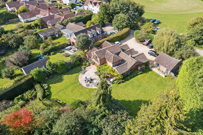 5 Bedroom Detached House For Sale In Bear Lane, North Moreton, OX11