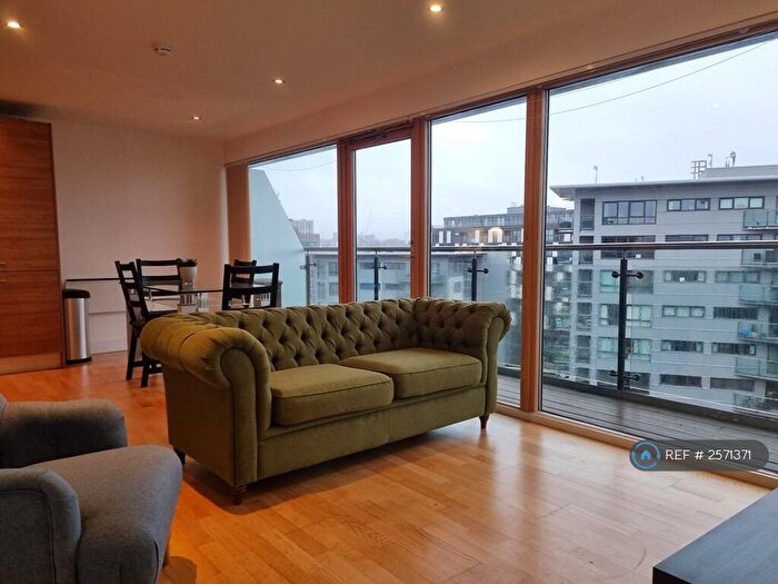 2 Bedroom Flat To Rent In Chadwick Street, Hunslet, Leeds, LS10
