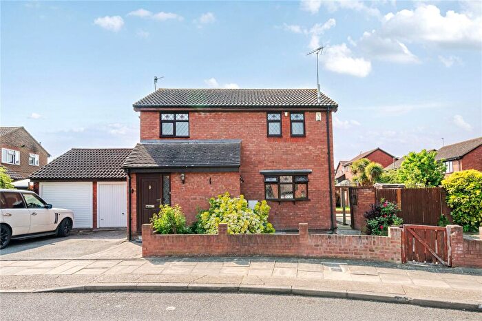 4 Bedroom Detached House For Sale In Halifield Drive, Belvedere, DA17