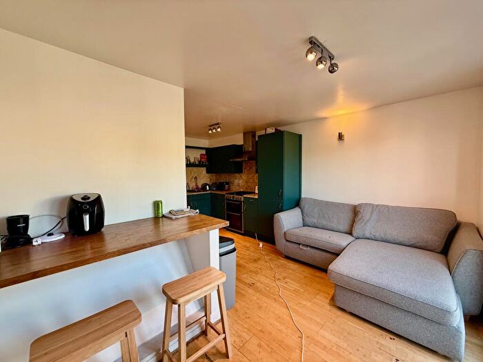 1 Bedroom Property To Rent In Lansdowne Street, Southsea, PO5