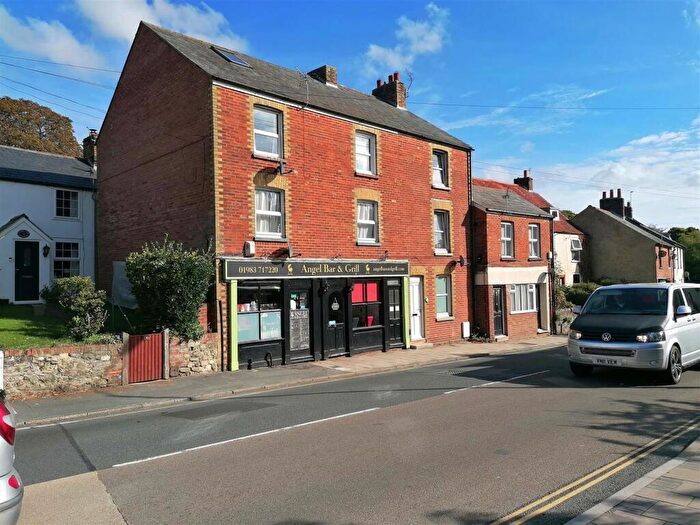 2 Bedroom Apartment For Sale In Carisbrooke High Street, Newport, PO30