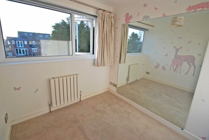 4 Bedroom Link Detached House To Rent In Lyndhurst Close, Wilmslow, SK9
