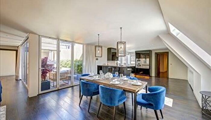 2 Bedroom Flat To Rent In Duke St, London, W1K