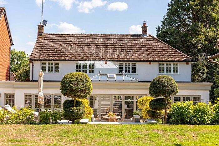 4 Bedroom Detached House For Sale In The Avenue, South Nutfield, RH1