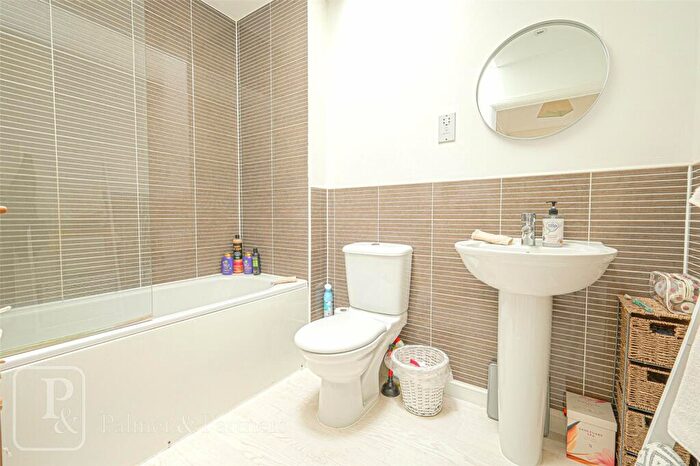 2 Bedroom Coach House To Rent In Hussar Close, Colchester, Essex, CO2