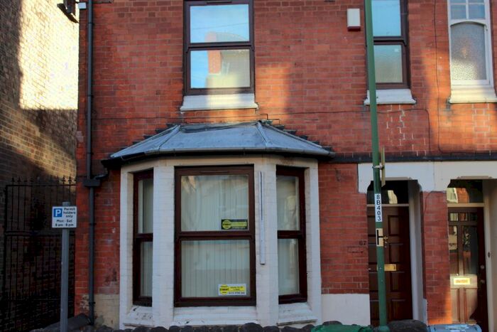 6 Bedroom Terraced House To Rent In Bute Avenue, Nottingham, NG7