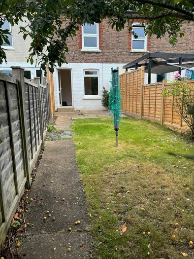 2 Bedroom Property To Rent In Hawden Road, Tonbridge, Kent, TN9