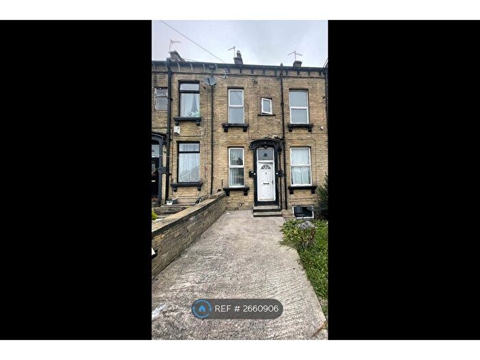 3 Bedroom Terraced House To Rent In Vine Terrace West, Bradford, BD8