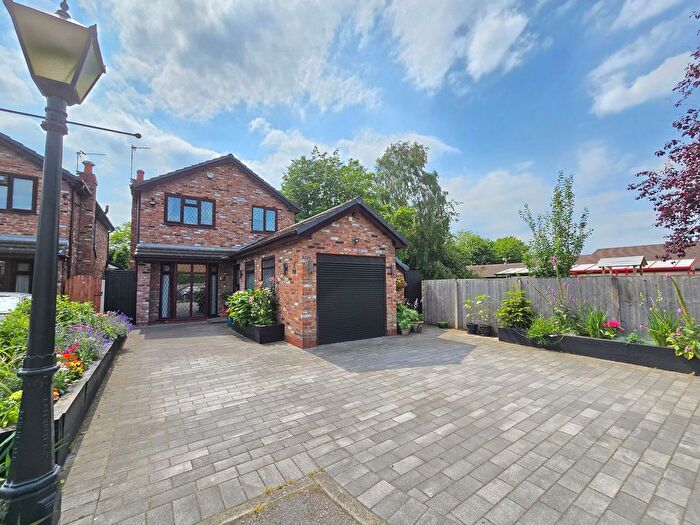 4 Bedroom Detached House For Sale In The Old Orchard, Timperley, WA15