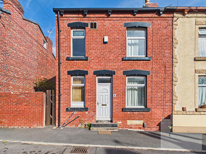 2 Bedroom End Of Terrace House For Sale In Western Mount, Lower Wortley, LS12