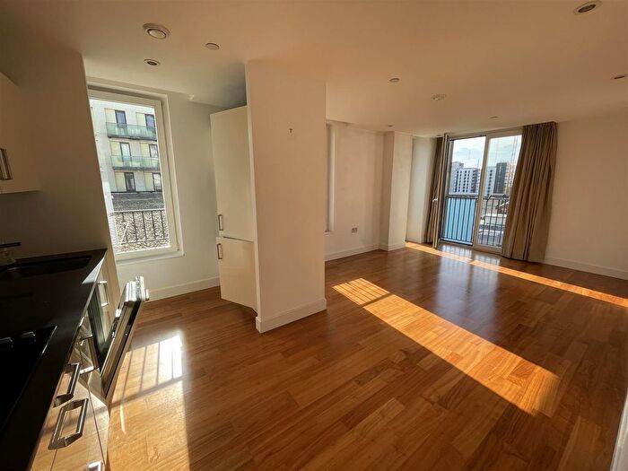 2 Bedroom Flat To Rent In Hayes Apartments, The Hayes, Cardiff, Cardiff, CF10