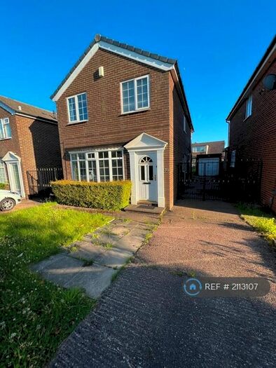 4 Bedroom Detached House To Rent In Red Hall Lane, Leeds, LS14