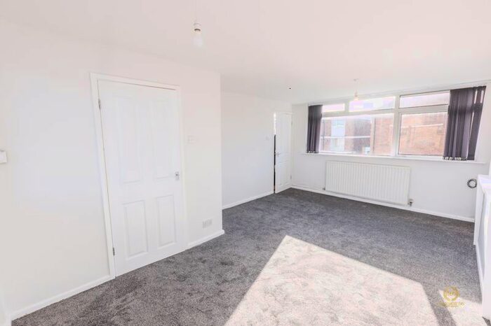 3 Bedroom Flat To Rent In Belmont Road, Great Harwood, Blackburn, BB6