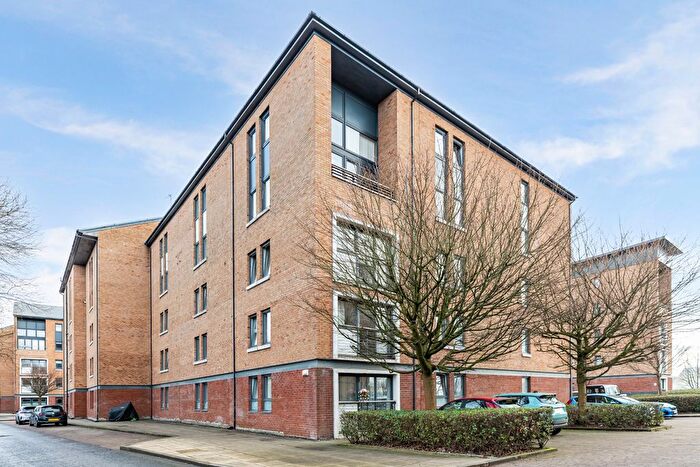 2 Bedroom Flat For Sale In Minerva Way, Glasgow, G3