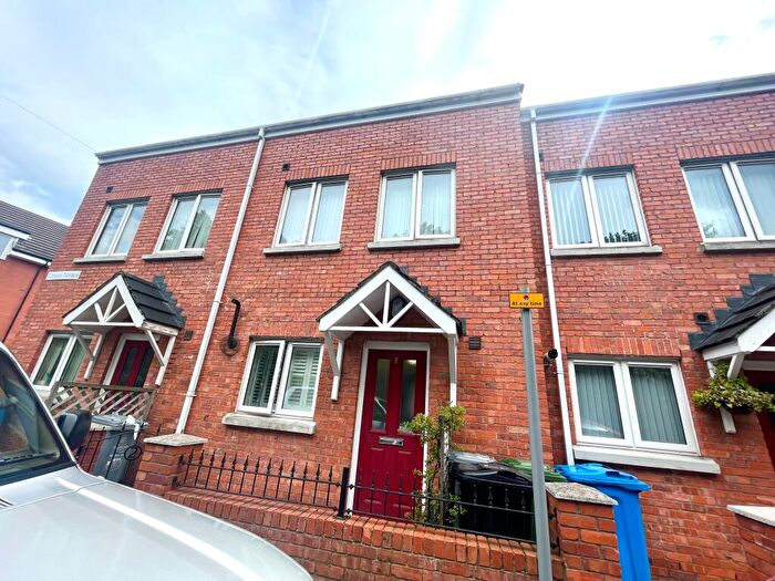 4 Bedroom House To Rent In Croston Terrace, Old Traffod, M16