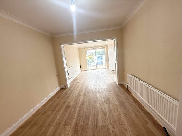 4 Bedroom Semi-Detached House To Rent In Craneswater, Hayes, UB3