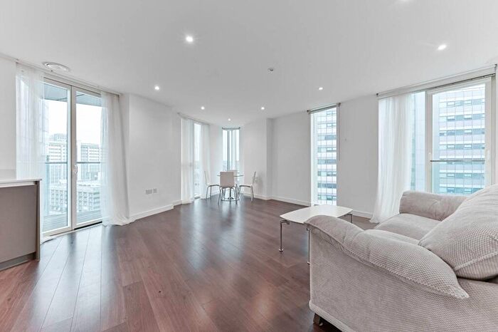 2 Bedroom Flat To Rent In Tennyson Apartments, East Croydon, Croydon, CR0