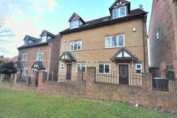 3 Bedroom Semi-Detached House To Rent In Evelyn Walk, Wellingborough, NN9