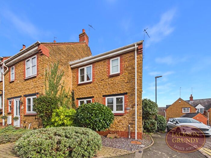 2 Bedroom End Of Terrace House For Sale In Cross Street, Moulton, NN3