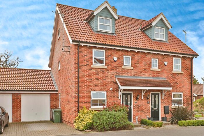 3 Bedroom Semi-Detached House For Sale In Finch Drive, Watton, Thetford, IP25