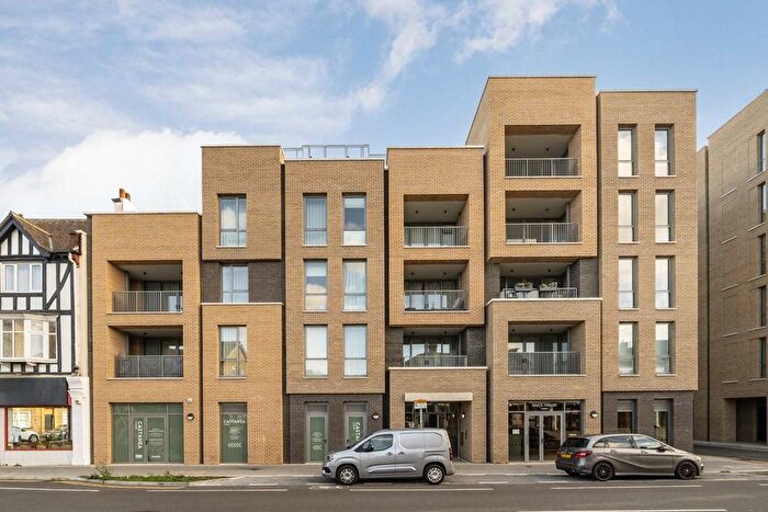 1 Bedroom Flat To Rent In Coombe Road, New Malden, KT3