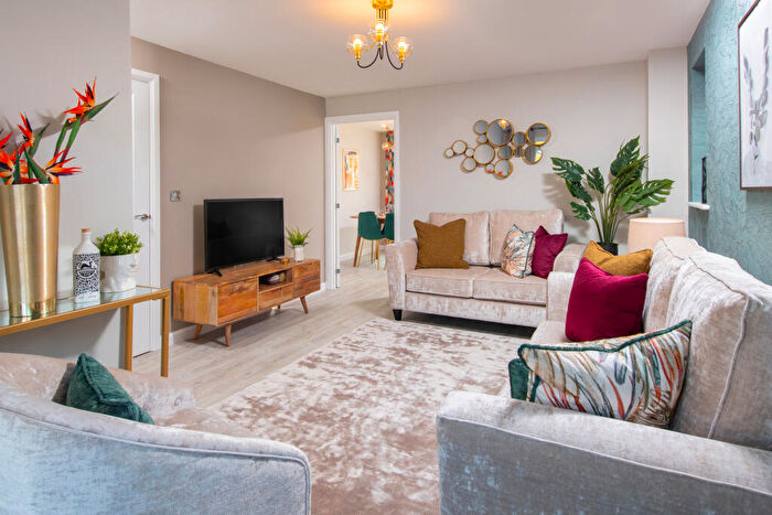 3 Bedroom End Of Terrace House For Sale In Bartons Road, Havant, PO9