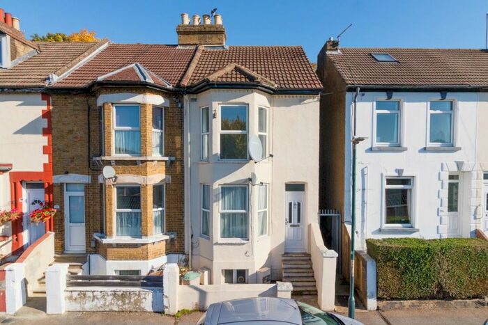 1 Bedroom Apartment To Rent In Church Terrace, Chatham, ME5