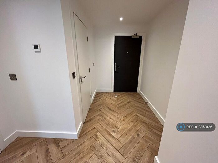 1 Bedroom Flat To Rent In Chester Road, Manchester, M15
