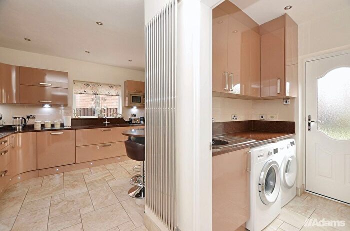 4 Bedroom Detached House For Sale In Pinners Fold, Norton, WA7