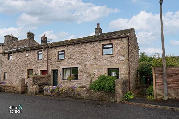 3 Bedroom Cottage To Rent In Beverley Road, Blacko, Nelson, BB9