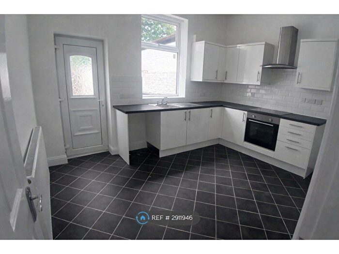 2 Bedroom Terraced House To Rent In Church St, Manchester, M35