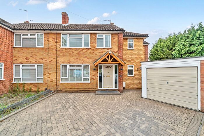 4 Bedroom Semi-Detached House For Sale In Fullerton Drive, Byfleet, KT14