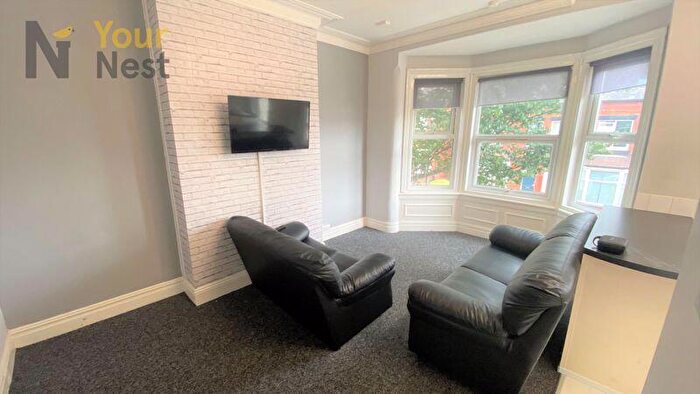 4 Bedroom Detached House To Rent In Headingley Avenue, Headingley, Leeds., LS6